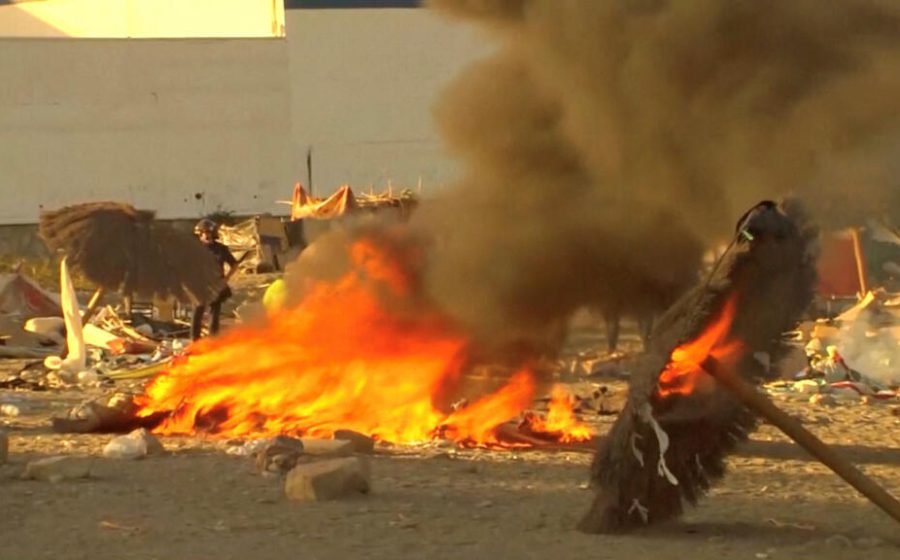 Spanish government urges calm after Ceuta anti-migrant protesters clash with police