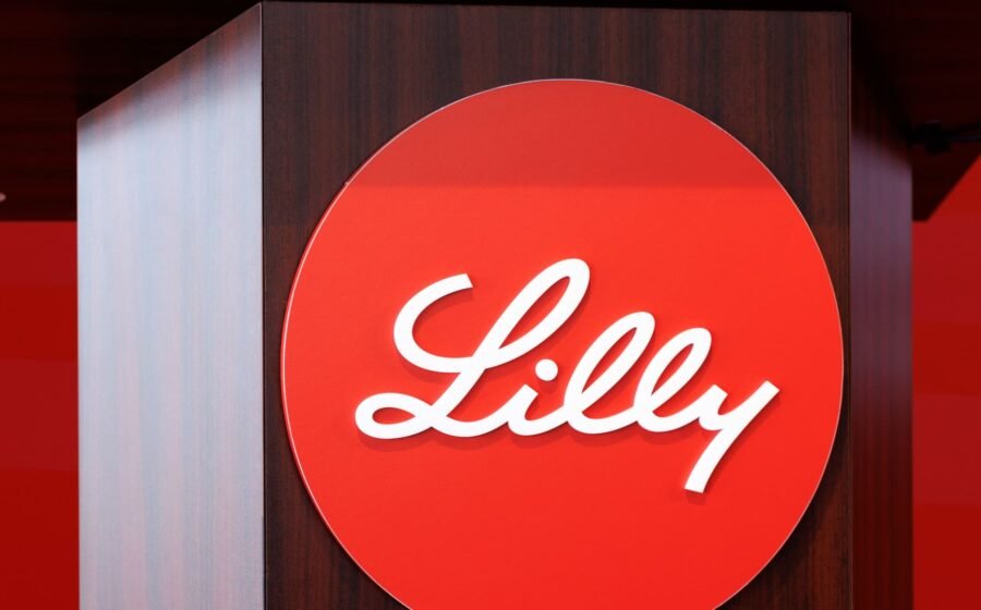 Eli Lilly says closely watched combo obesity regimen boosts weight loss in mid-stage trial