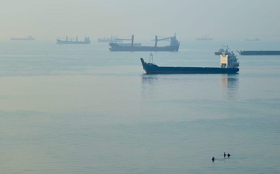 Middle East oil exports rise as LNG traffic through Hormuz picks up