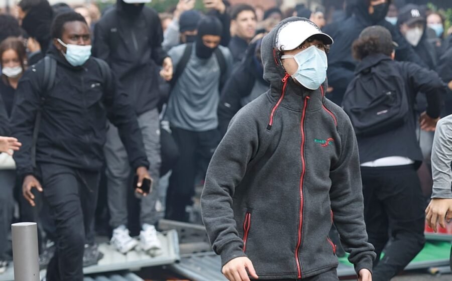 French students blockade schools nationwide to demand more resources