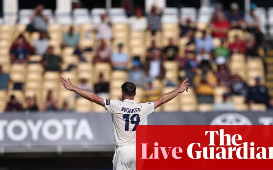 Somerset v Surrey, Warwickshire v Leics and more: County Championship title race, third day – live