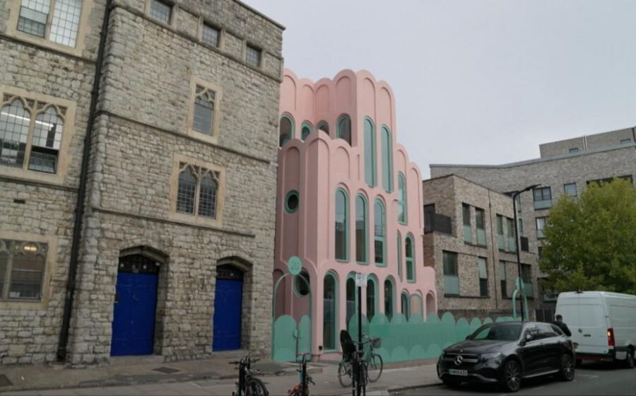Miami-inspired London house features on Grand Designs