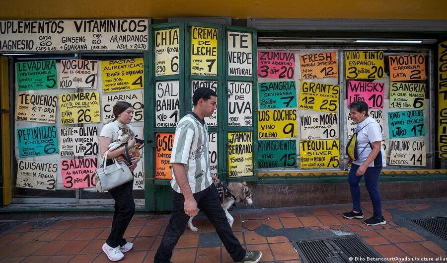 Venezuela unblocks some news websites censored for years