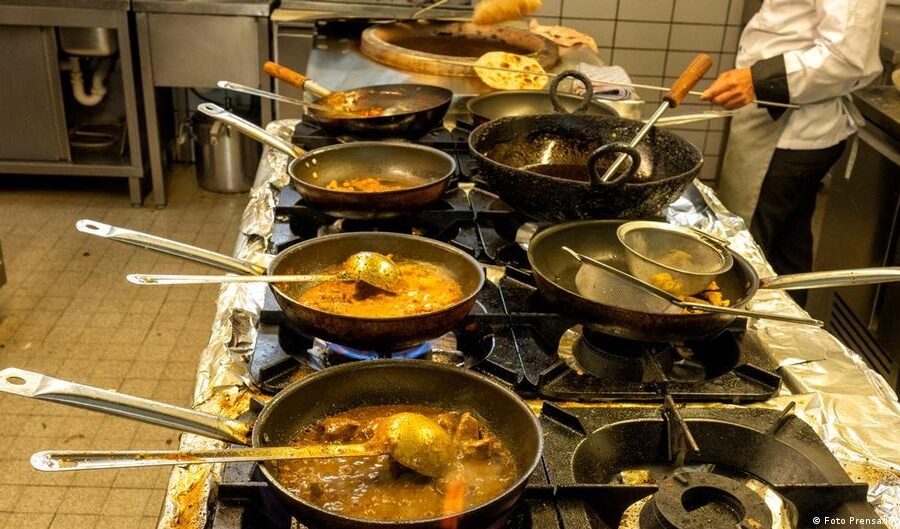 India: Are food safety rules too much to swallow?