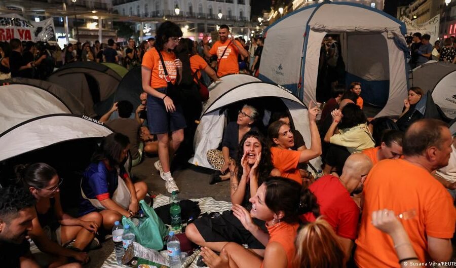 Spain: Thousands protest in Madrid against housing crisis