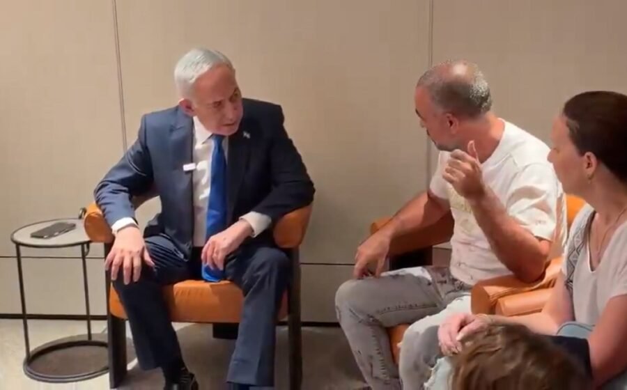 Netanyahu meets Flydubai passenger who subdued pilot in stabbing attack
