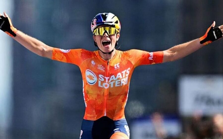 Vollering wins women's road race world title