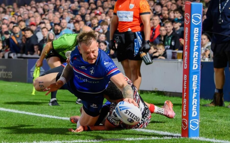 Wakefield beat Leigh to claim historic last-four spot