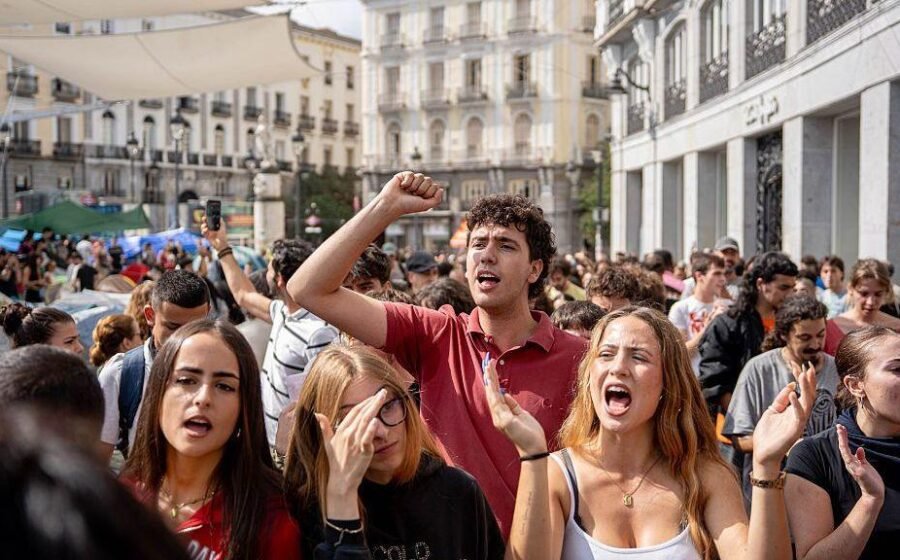 Spain announces ban on evictions after protests over 87-year-old woman's removal from flat