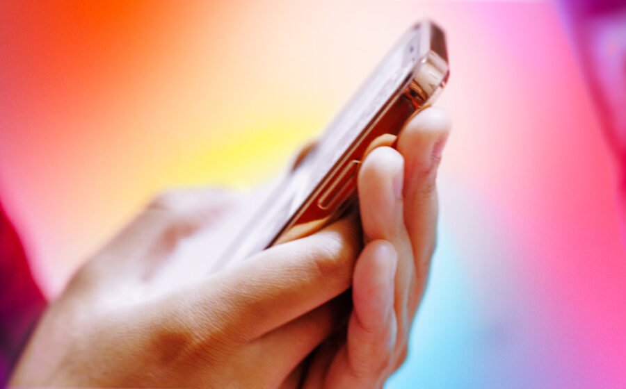 Sick of Paying for Slow Unlimited Data? Readers Recommend This Mobile Carrier