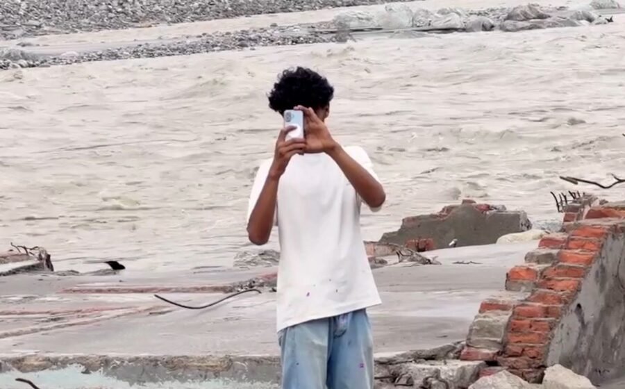 Video: Influencers accused of exploiting Nepal flood survivors