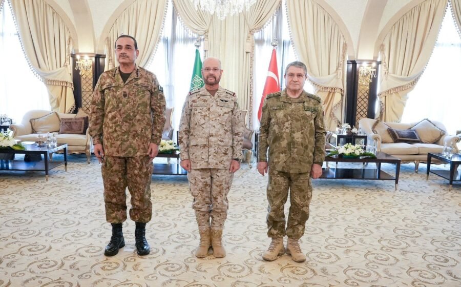 Mecca defence alliance chiefs meet amid Houthi attacks