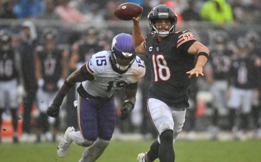 Bears QB Williams out for MNF; Bagent back at practice