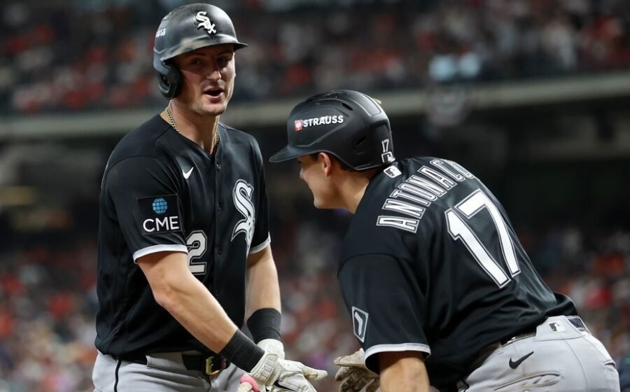 White Sox top Astros in Game 1; first playoff win in 5 years