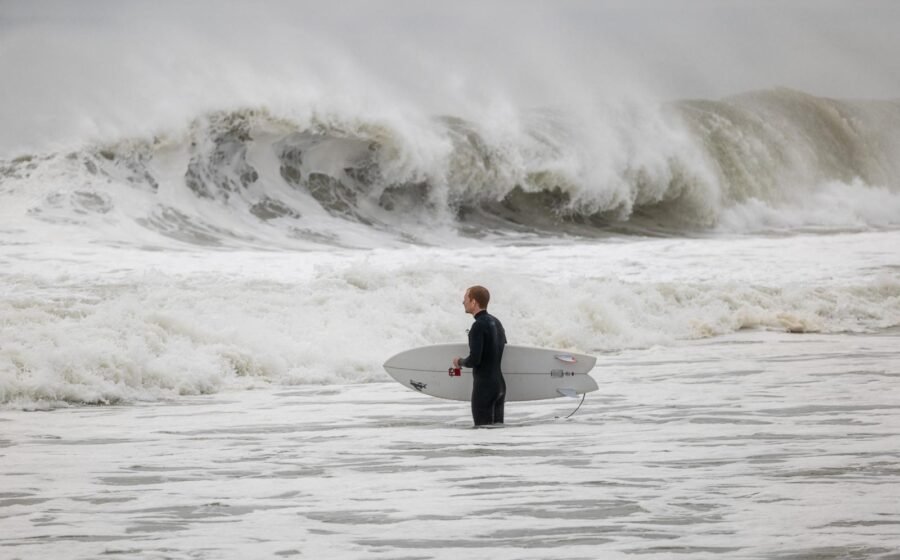 Nor'easter brings strong winds, coastal flooding and high waves to East Coast