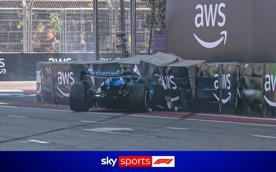 Albon slams into the wall and brings out safety car