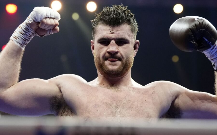 Fisher overcomes Pirotton in heavyweight brawl