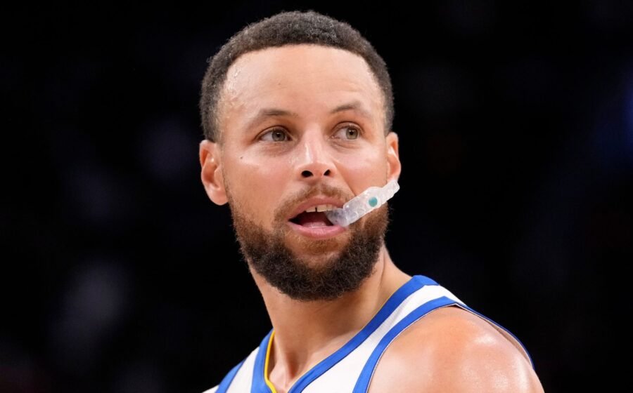 Curry agrees two-year $116m contract extension with Warriors
