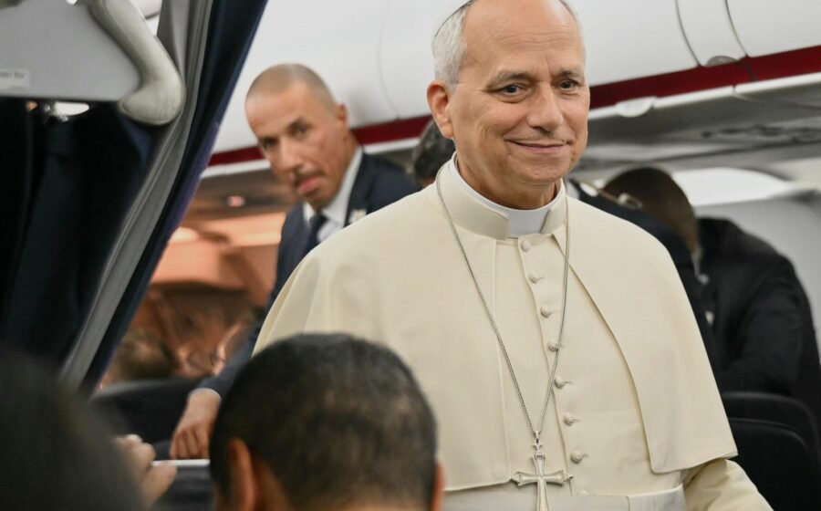 White Sox receive letter from Pope Leo XIV on playoff opener