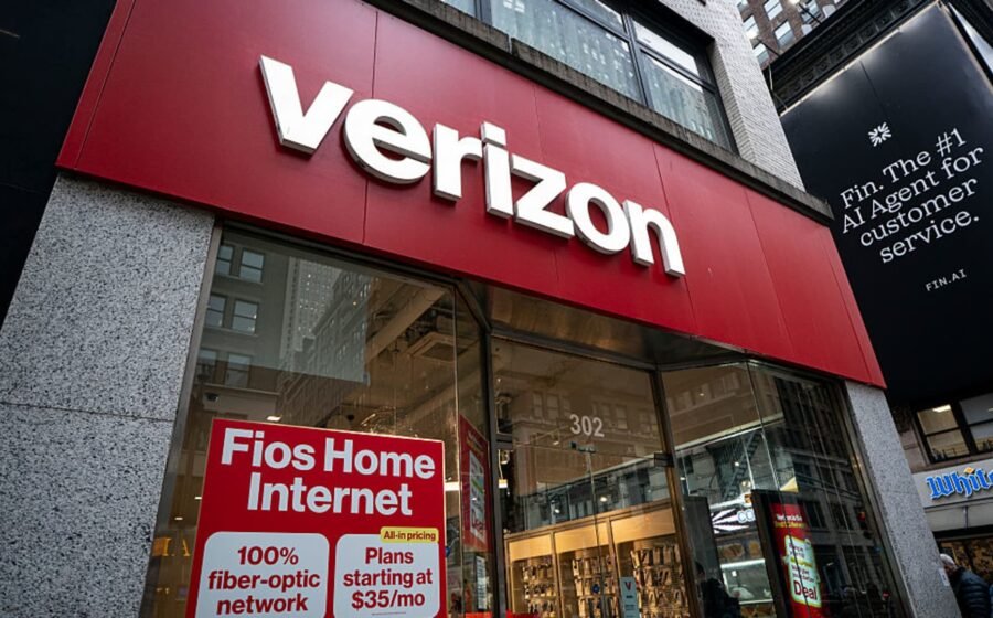 Verizon posts worst day since 2002 as SpaceX U.S. network plans whack cell provider stocks