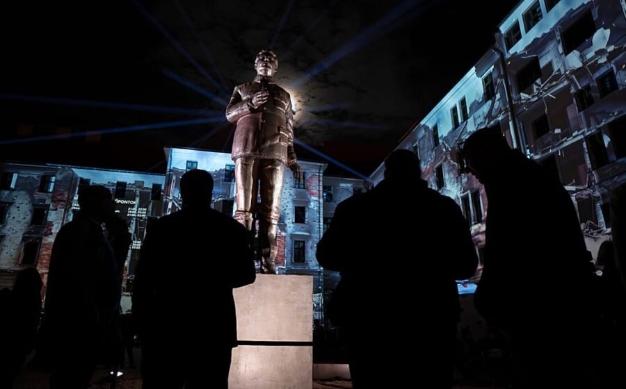 Hungary: 70 years after Soviet crackdown, leaders honour uprising victims