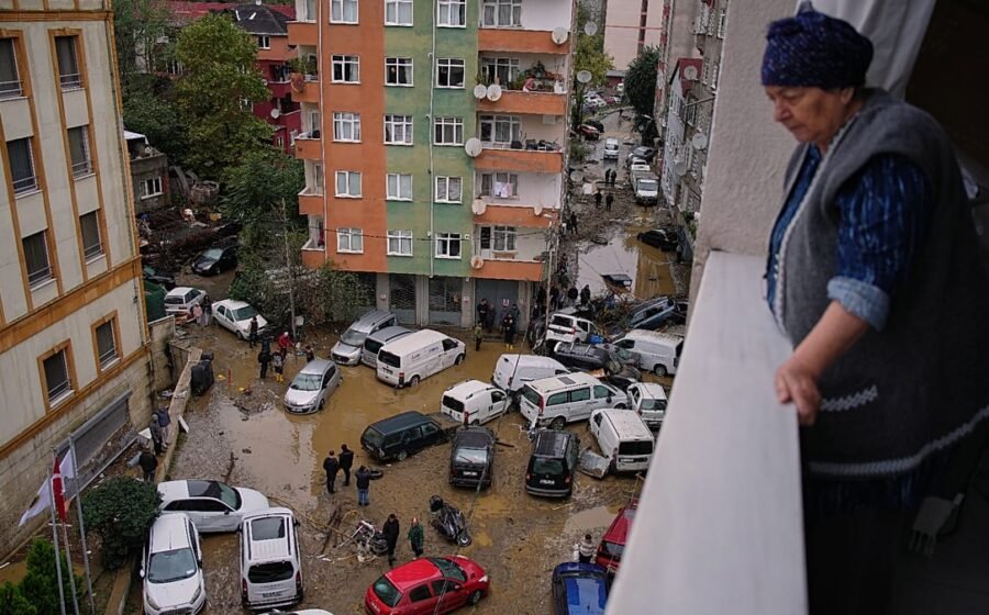 Turkey: Worst rainfall in 80 years unleashes deadly floods near Istanbul