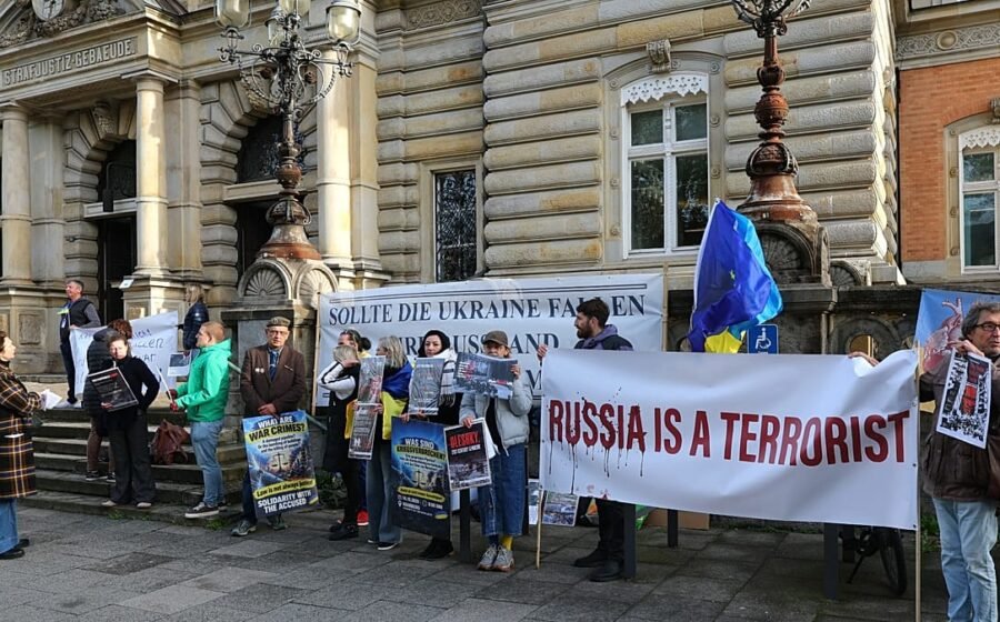 Germany: Supporters rally in Hamburg as trial opens over Nord Stream pipeline blasts