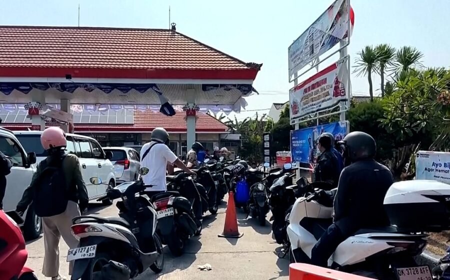 Indonesia: Bali fuel supply delays spark panic buying and hours-long queues