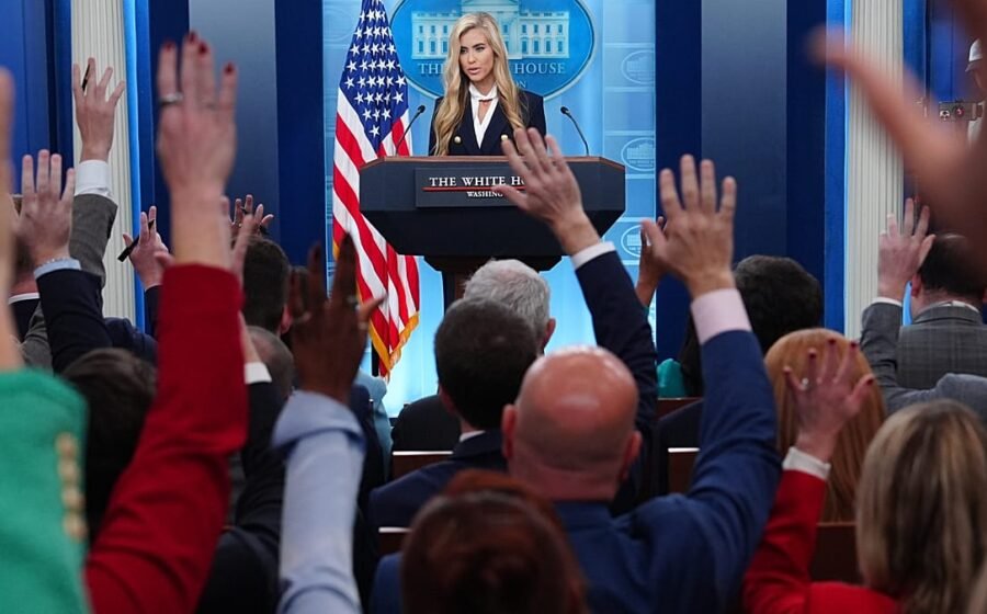 Trump's new press secretary leaves after less than a week following controversy