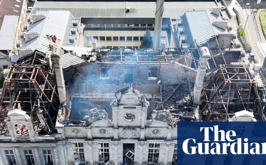 France hit by debt sell-off as protests unnerve investors