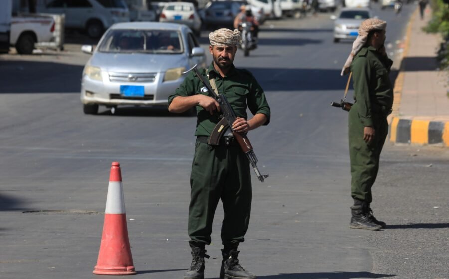 Yemen war live: Yemeni forces claim key heights as Houthi attacks go on