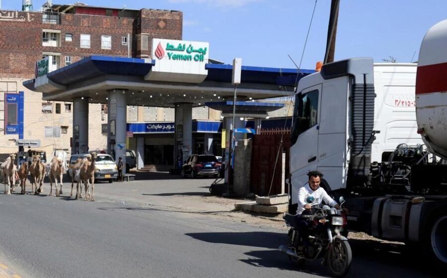 Houthi missile hits Aramco building after Saudi-led coalition strike on Yemen fuel depot