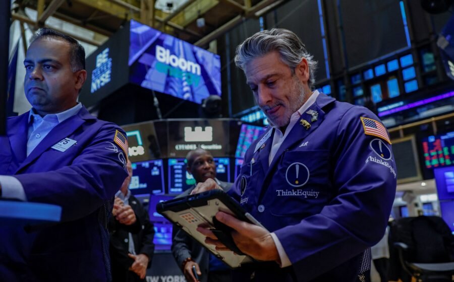 US stocks slide as oil prices fluctuate over renewed Iran war fears
