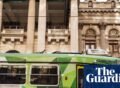 Labor promises $30 weekly cap for Victorian public transport amid push for free travel