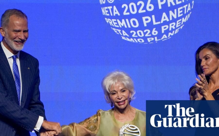 Isabel Allende wins €1m Spanish literary prize under pseudonym