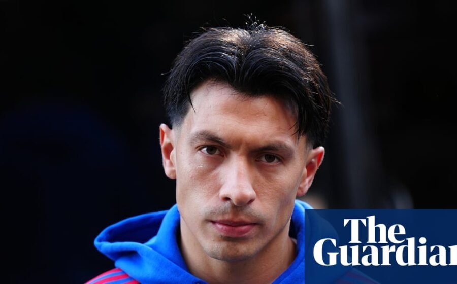 Martínez apologises to Manchester United’s director of football Wilcox after outburst