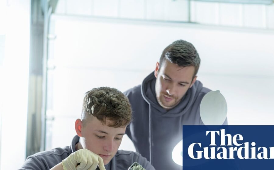 Create new pre-apprenticeship scheme to close youth unemployment gap, says Milburn