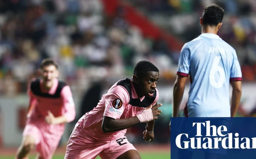 Noah Sadiki stunner earns Sunderland dramatic late win against Torreense