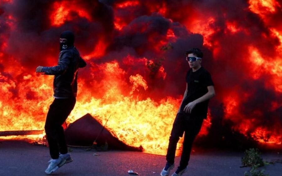 Student protesters attack government buildings in Albania