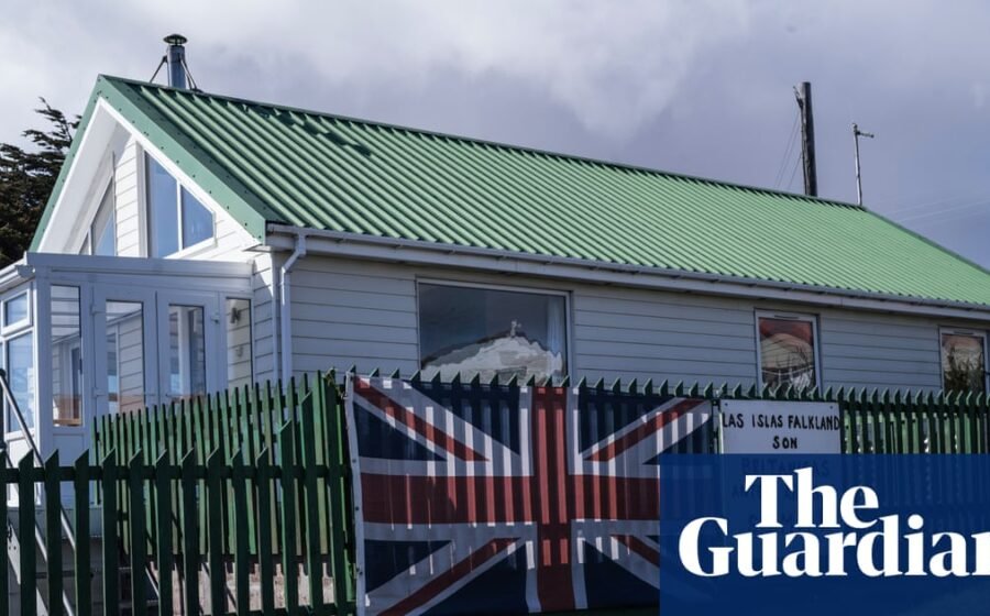 Milei adviser claims UK being ‘colonised by Islam’ as Falklands row grows