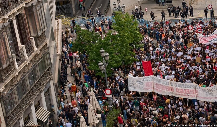 Spain's parliament rejects housing bill as protests continue