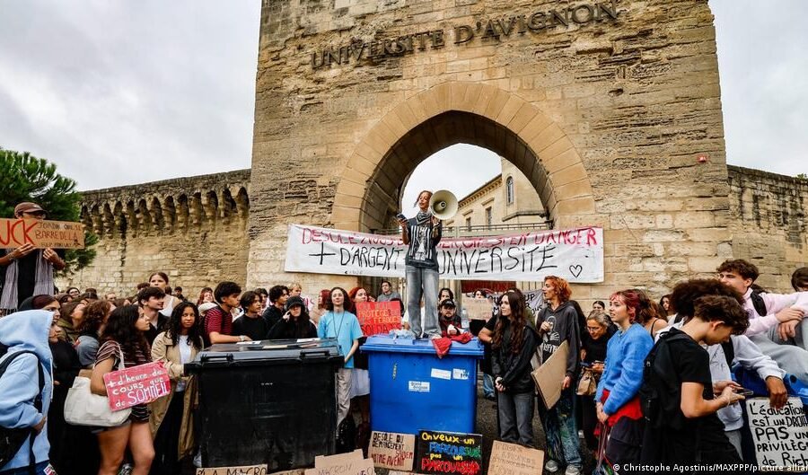 Schools crisis in France: Investment fails to inspire confidence