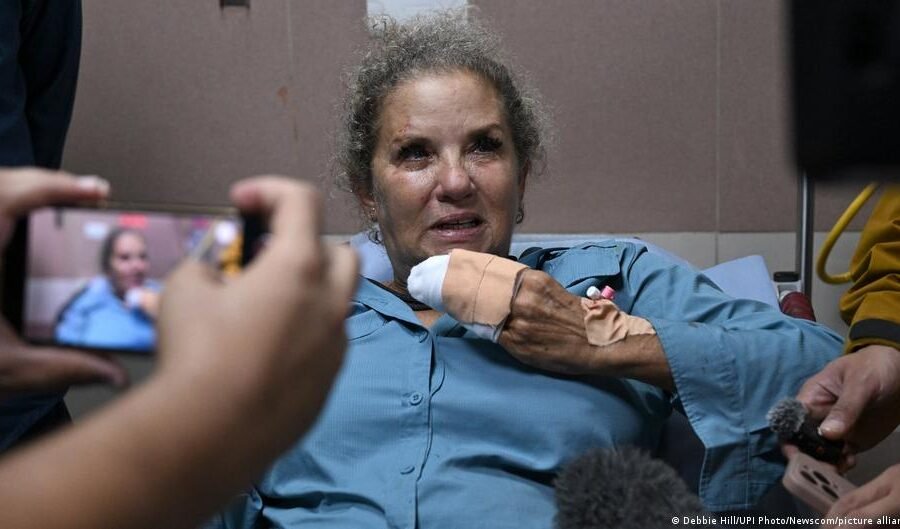 West Bank: US journalist injured by Israeli settlers