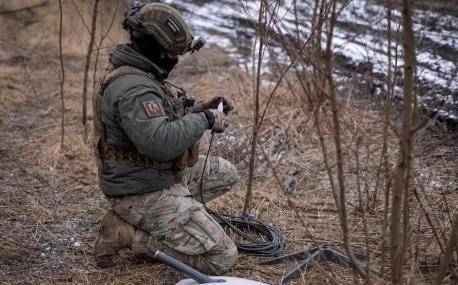 Why is Starlink internet so important on the battlefield in Ukraine?