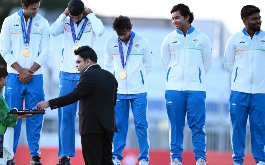 No handshakes and a delayed ceremony as India beat Pakistan at Asian Games