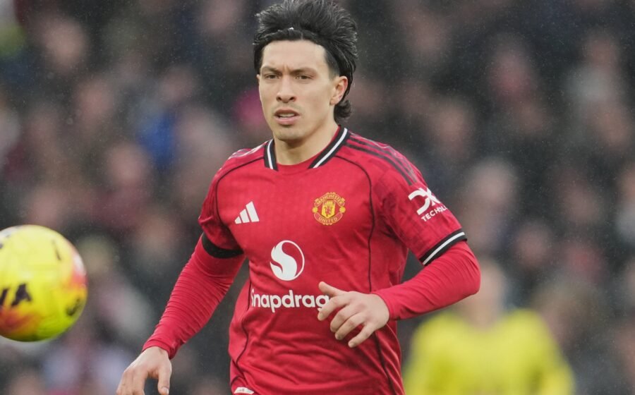 Man United’s Martinez apologises for outburst after talks with Carrick