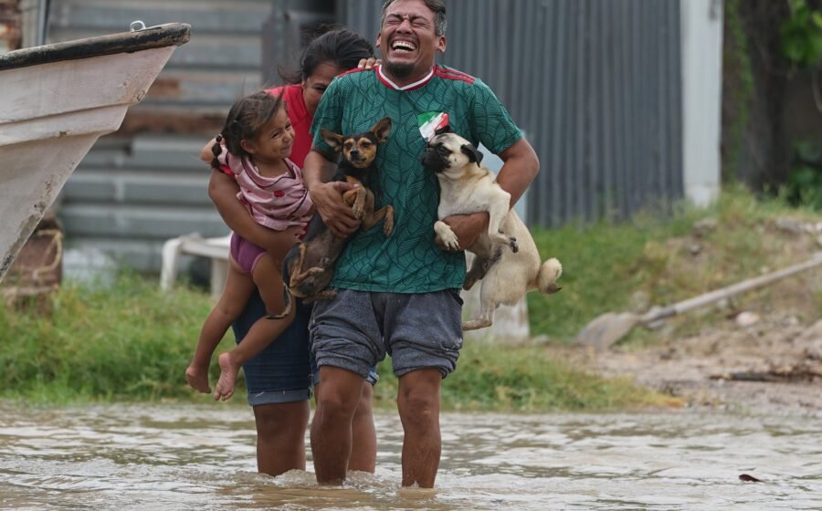 El Niño and climate change unleash monster hurricane as scientists issue chilling warning