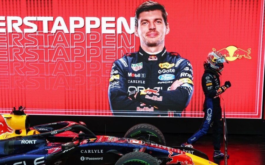 Verstappen wins chaotic Singapore GP F1 sprint after Russell crashes