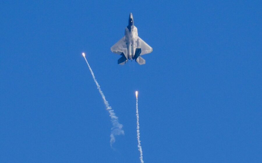 F-22 Raptor pilot successfully demonstrates command of 'wingman' fighter drone in simulated combat