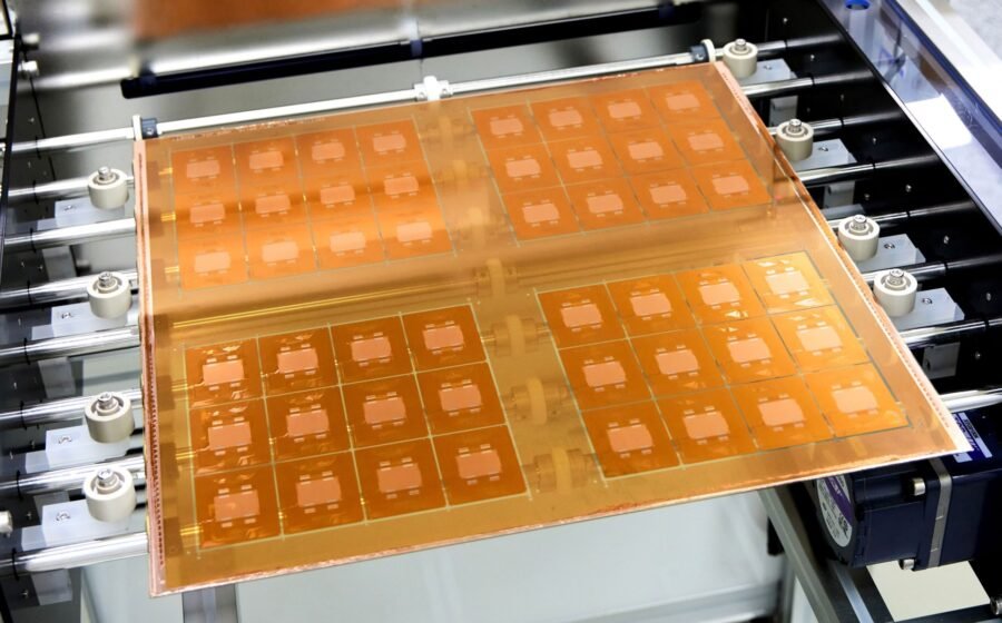 The Download: weight-loss drugs slowing aging and carbon dioxide batteries